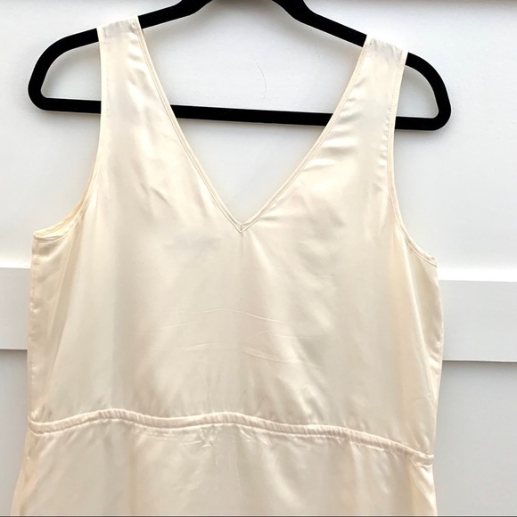 100% Silk Banana Republic Relaxed V-Neck Oversized Dress - Picture 5 of 6